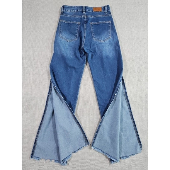 Cardinale Jeans Women's Sz 8 26x28 Med Wash Blue Slit Seam Pearls Y2K Fairy Core - Picture 2 of 16